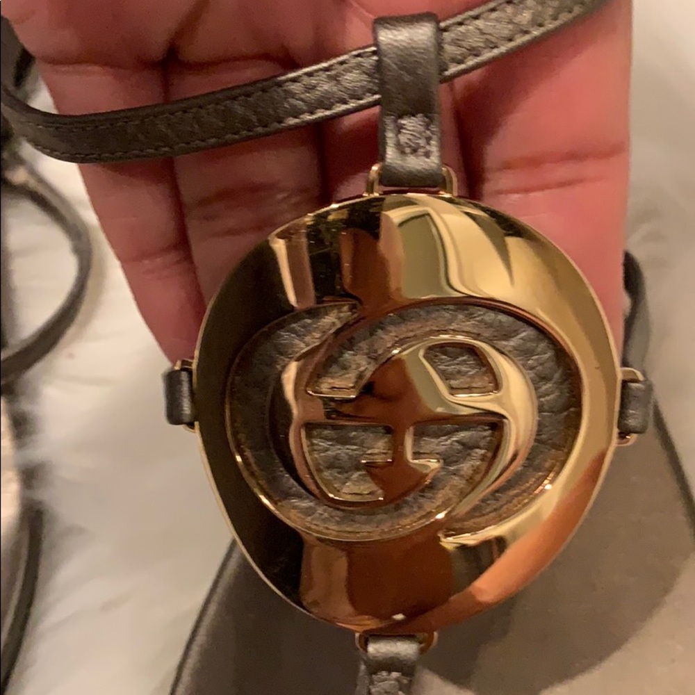 Gucci Metallic Sandals - Picture 2 of 6